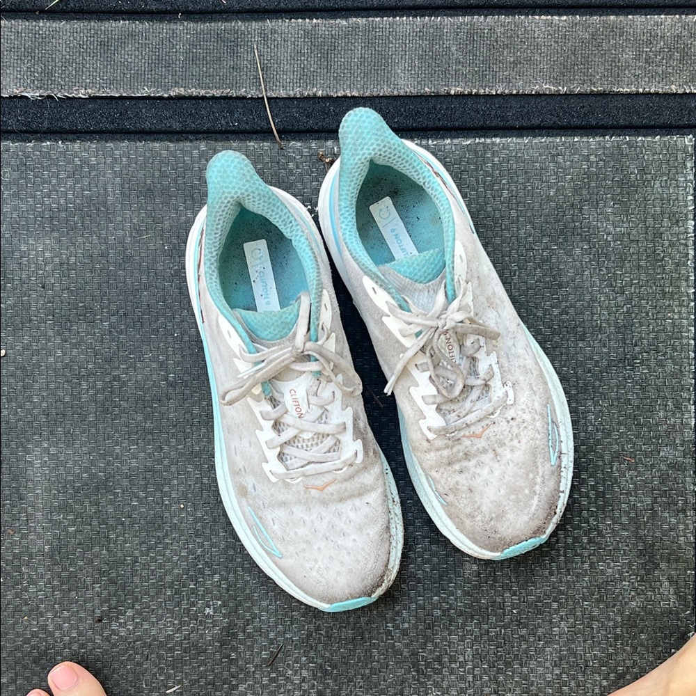 Women's well worn/odor hoka Running Shoes